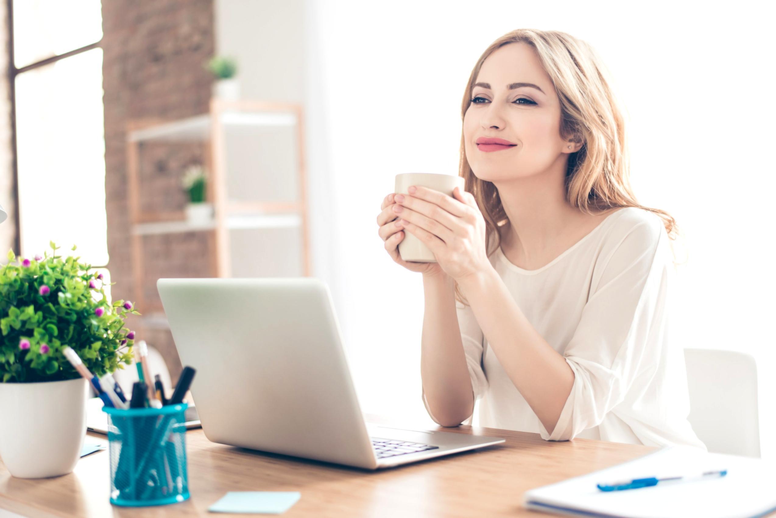 Gruppo di scrittura creativa durante una sessione di lavoro